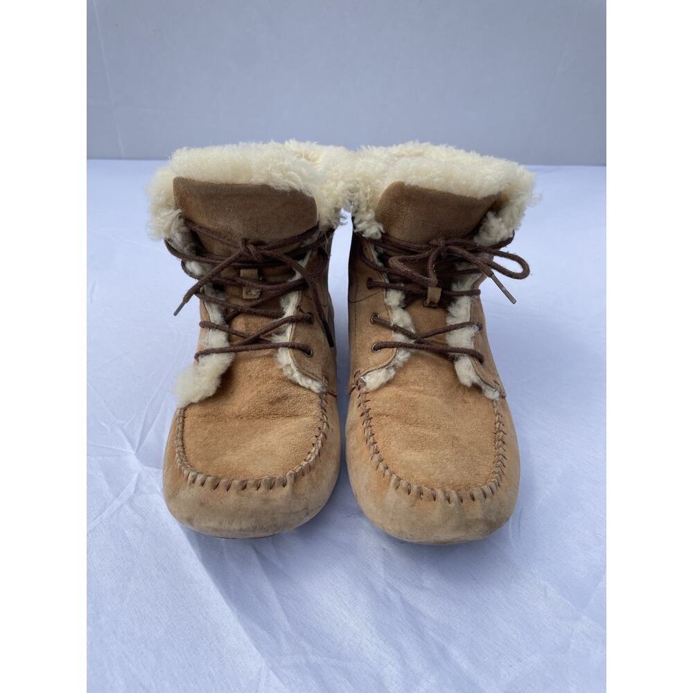 UGG Women's Chickaree Moccasin Chestnut Shearling Lace Up Boots Size 8